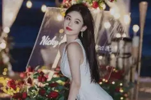 中年演员塌房天花板带亲闺女当出轨遮羞布