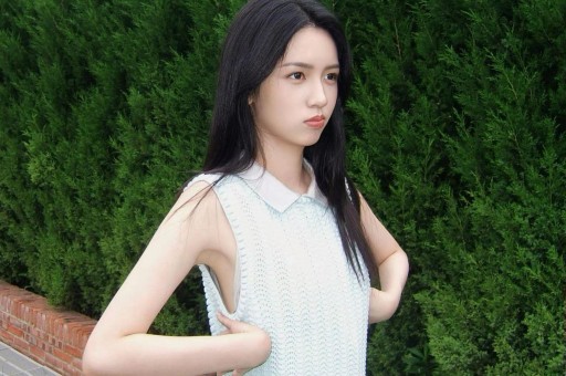 女主浮出水面！马克龙被爱妻“掌掴”线岁身姿饱满