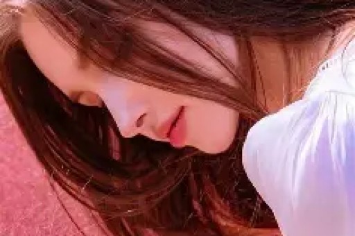 关晓彤被内涵潜规则：更可怕的是所有人都在等塌房